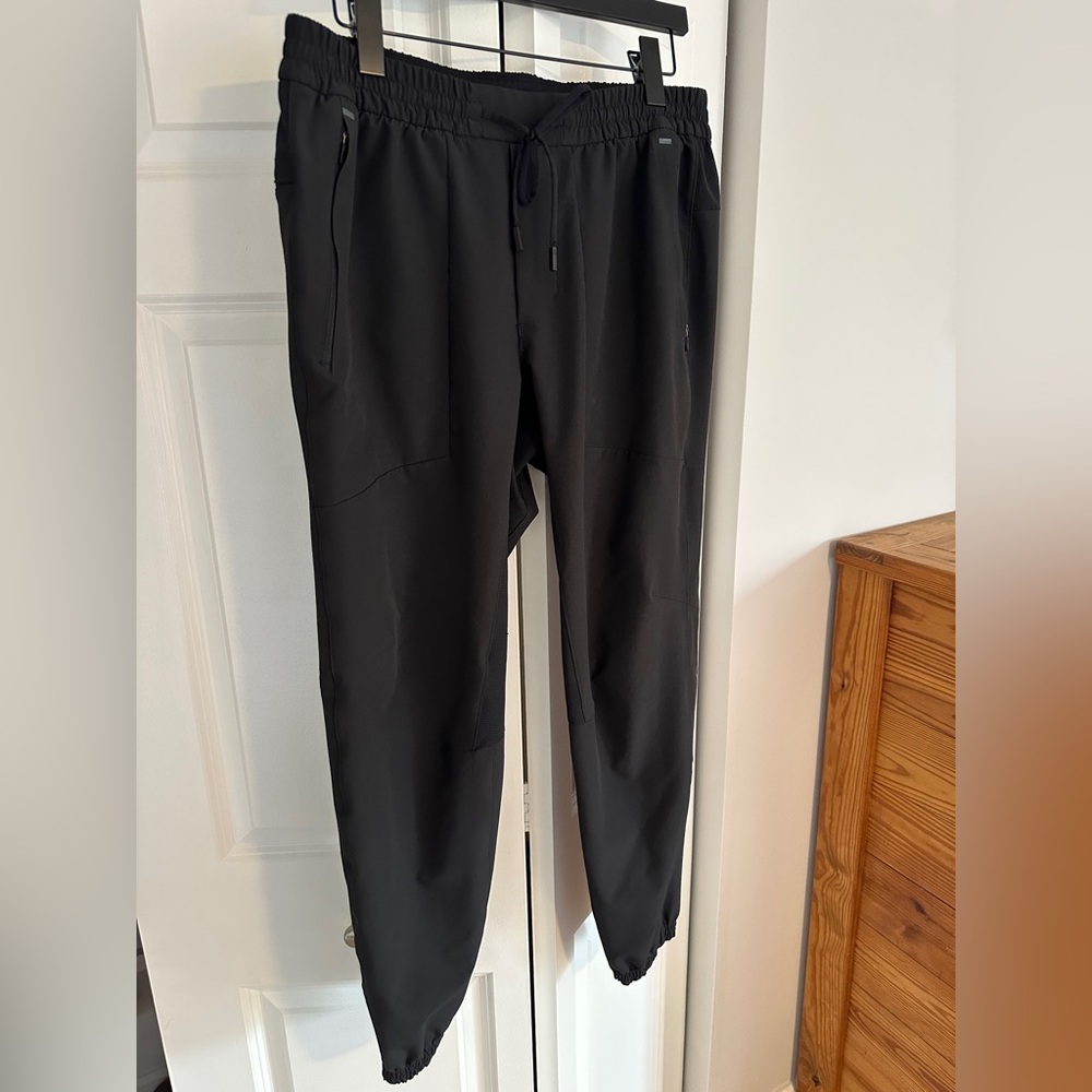 Lululemon license to train joggers black large